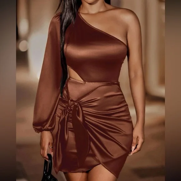 Luxe one shoulder cutout satin bodycon dress - Picture 9 of 16